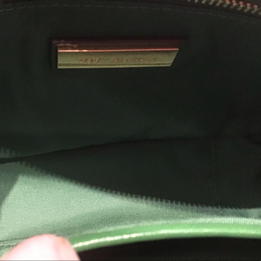 Tory Burch🌼NEW🌼Fleming Camera bag color Arugula - Picture 11 of 11